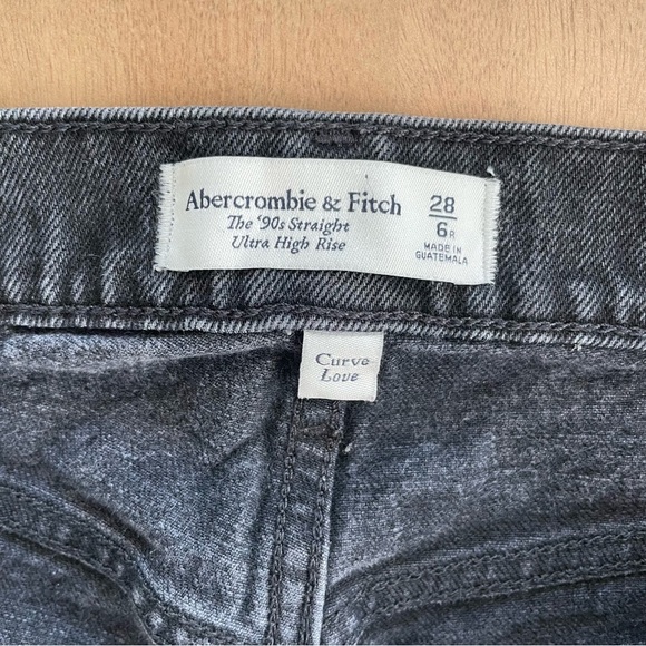 Abercrombie & Fitch Curve Love Black Ultra High Rise 90s Straight Jean - Picture 6 of 10